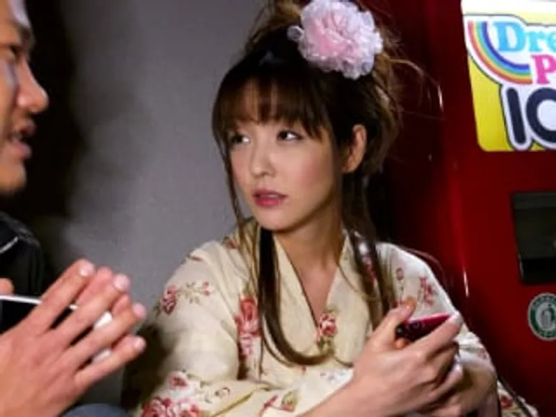 Giận chồng bỏ ra ngoài đường, bà xã dễ dãi về nhà trai lạ để "tâm sự"