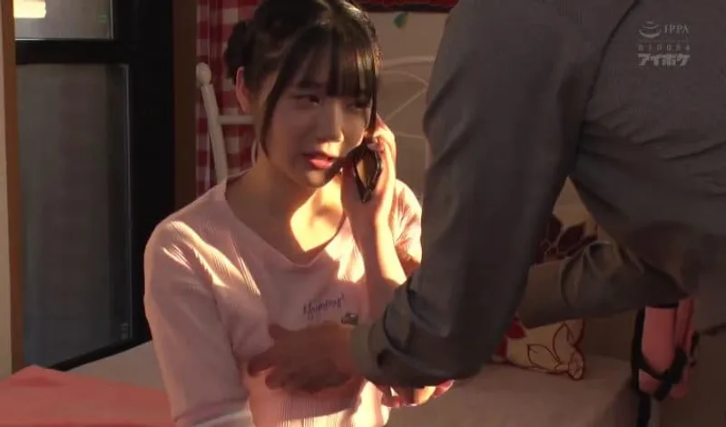 Bố dượng phát hiện em gái nhỏ riêng của cô vợ là diễn viên jav