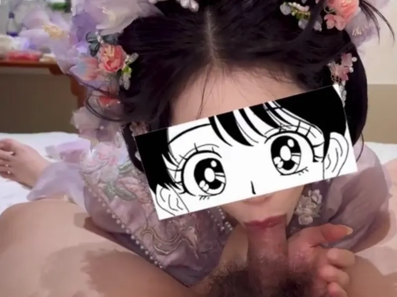 Gái xinh trong bộ đồ bé xinh mút chuối cực đã